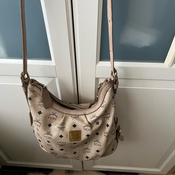 MCM munchen sling or handbag - Picture 2 of 5